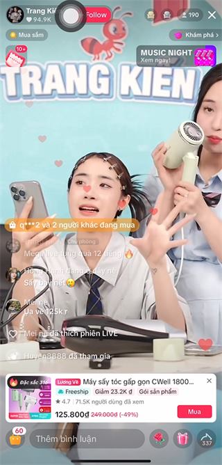 Trang Kiến livestream sản phẩm CWELL